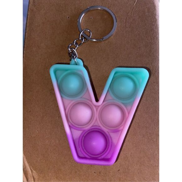 ☀️3/$12☀️ Letter V Pop Fidget Keychain - Picture 1 of 5